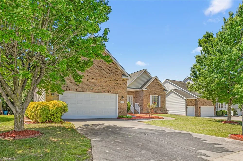 6812 W Whirlaway Court Whitsett, NC 27377