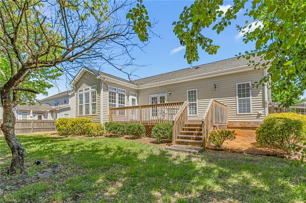 6812 W Whirlaway Court Whitsett, NC 27377