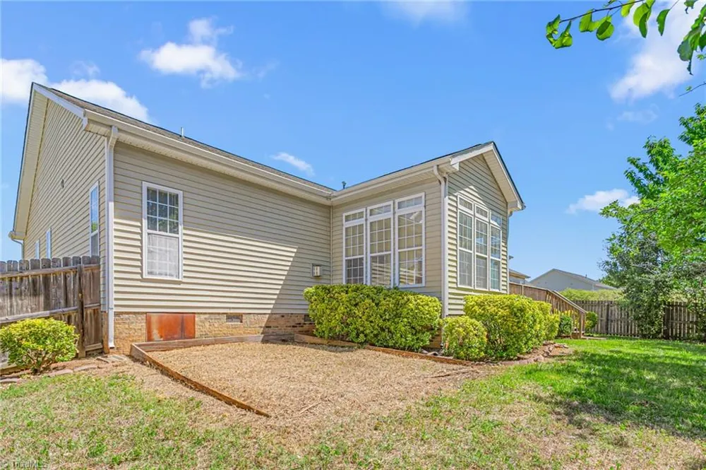 6812 W Whirlaway Court Whitsett, NC 27377