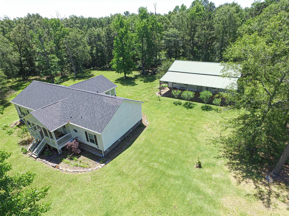 233 Taylor Cemetery Road Moscow, TX 75960