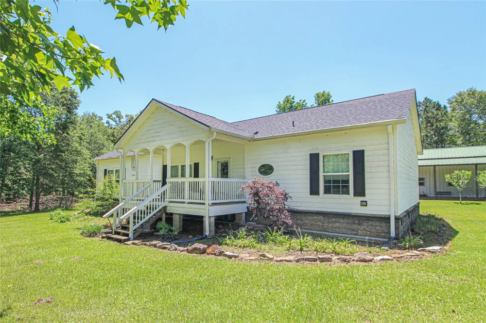 233 Taylor Cemetery Road Moscow, TX 75960