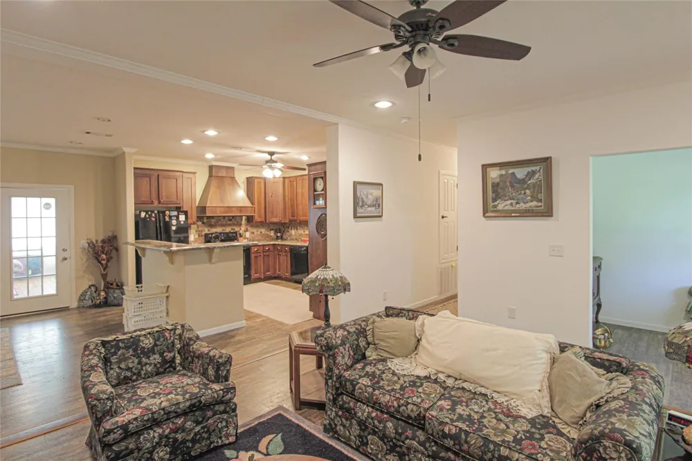 233 Taylor Cemetery Road Moscow, TX 75960
