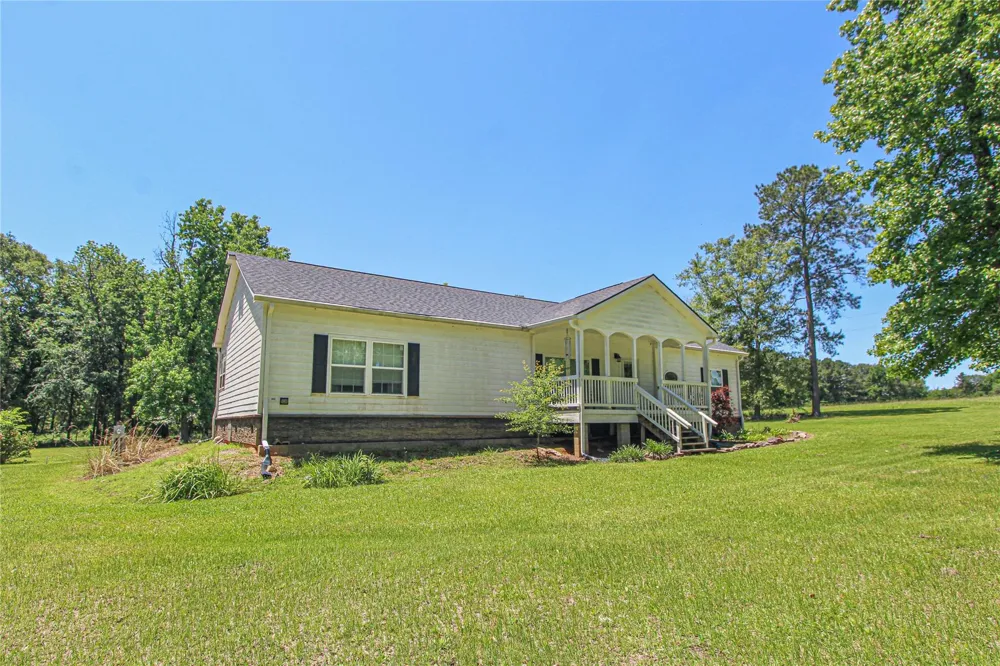 233 Taylor Cemetery Road Moscow, TX 75960