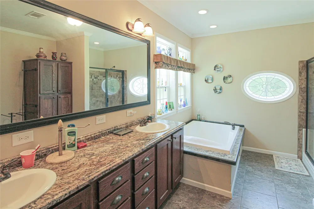 233 Taylor Cemetery Road Moscow, TX 75960