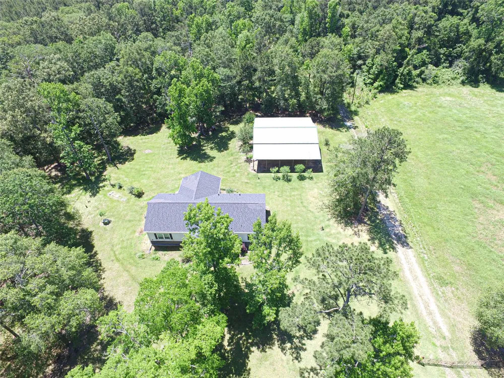 233 Taylor Cemetery Road Moscow, TX 75960