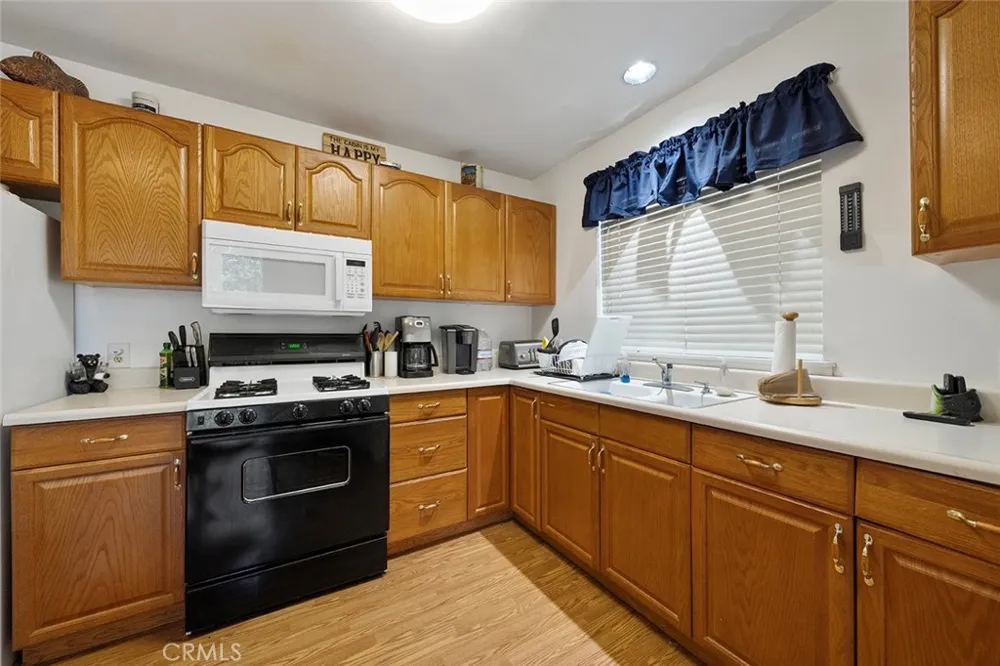 330 Canyon Drive Cedarpines Park, CA 92322