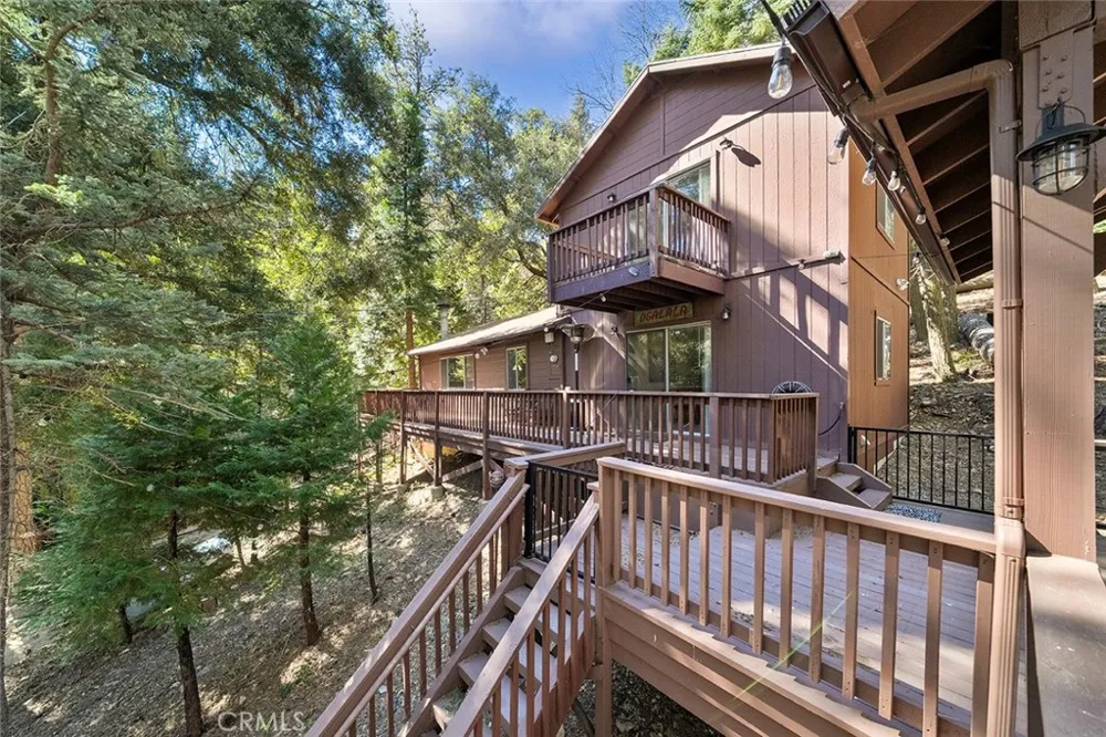 330 Canyon Drive Cedarpines Park, CA 92322