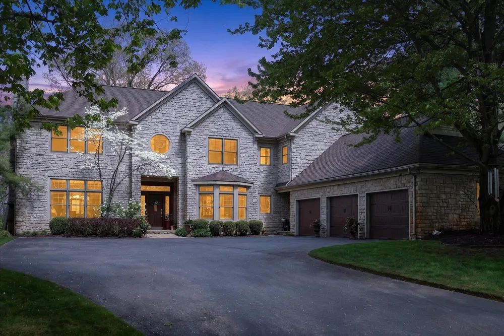 5069 Mountain Ridge Drive NE Ada Township, MI 49301