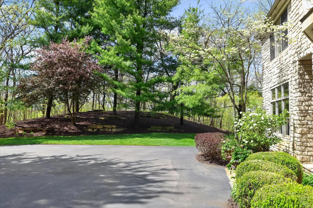 5069 Mountain Ridge Drive NE Ada Township, MI 49301