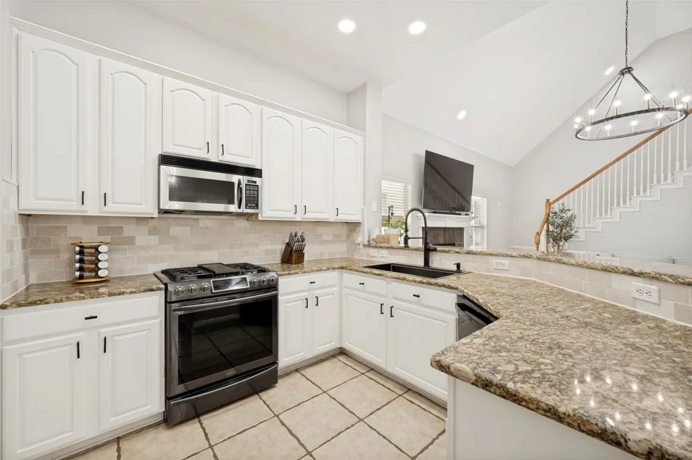 1900 Saint Simons Street Savannah, TX 76227