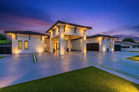 320 SW 125th Ave