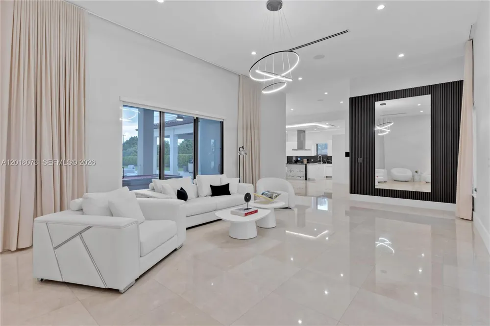 320 SW 125th Ave Miami, FL 33184
