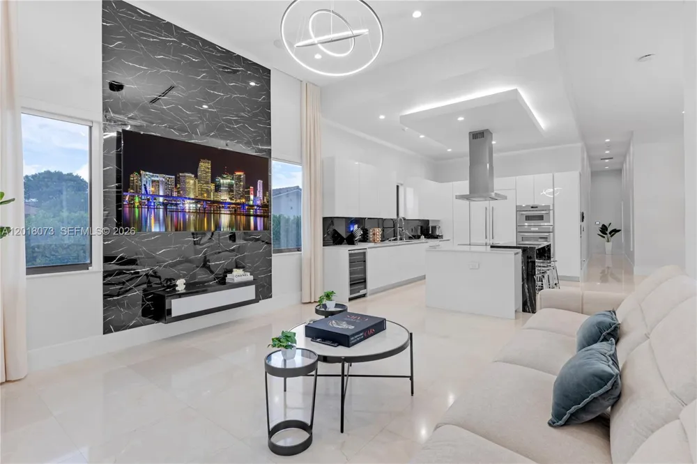 320 SW 125th Ave Miami, FL 33184