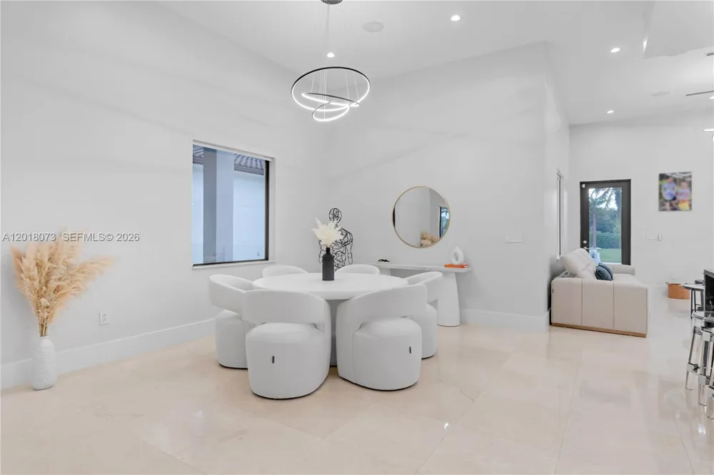 320 SW 125th Ave Miami, FL 33184