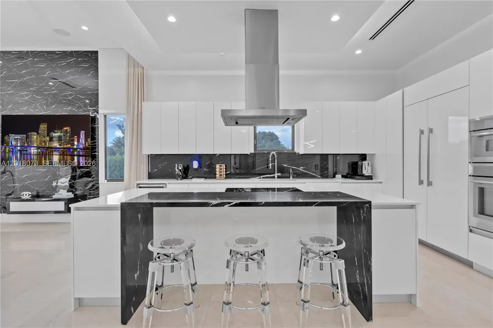 320 SW 125th Ave Miami, FL 33184