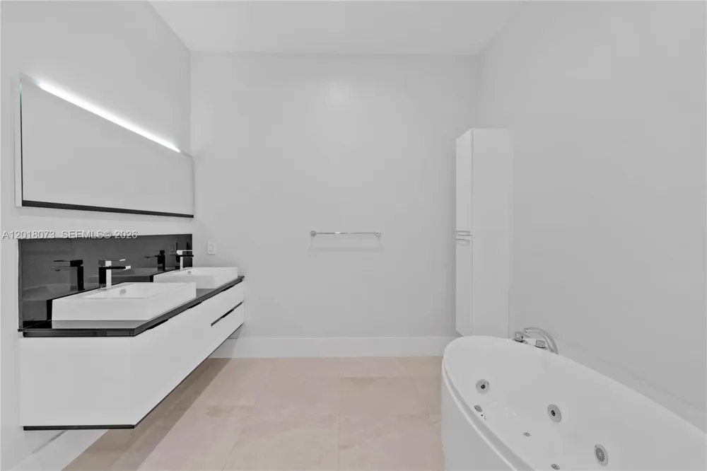 320 SW 125th Ave Miami, FL 33184