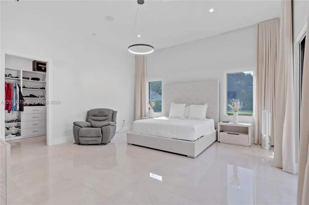 320 SW 125th Ave Miami, FL 33184