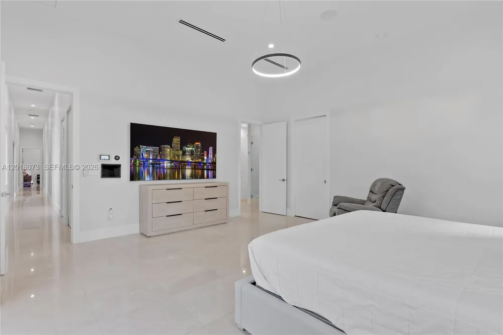 320 SW 125th Ave Miami, FL 33184
