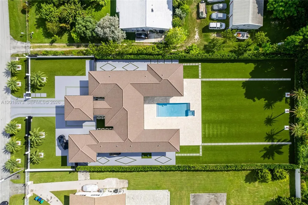 320 SW 125th Ave Miami, FL 33184