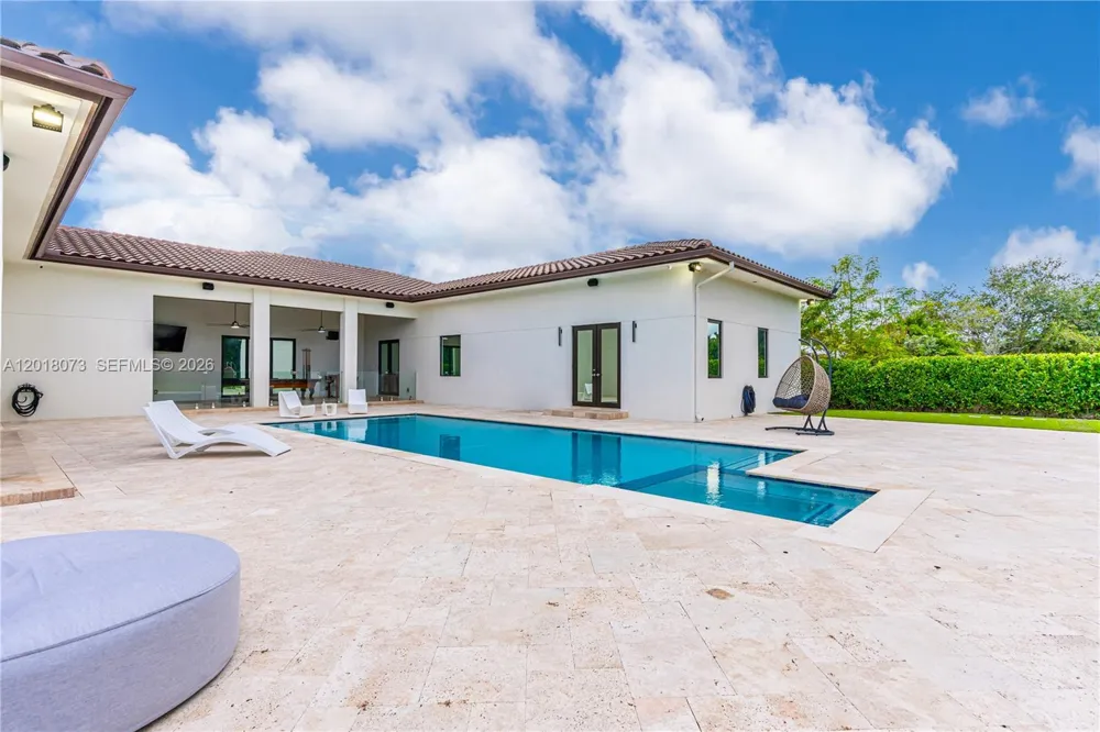 320 SW 125th Ave Miami, FL 33184