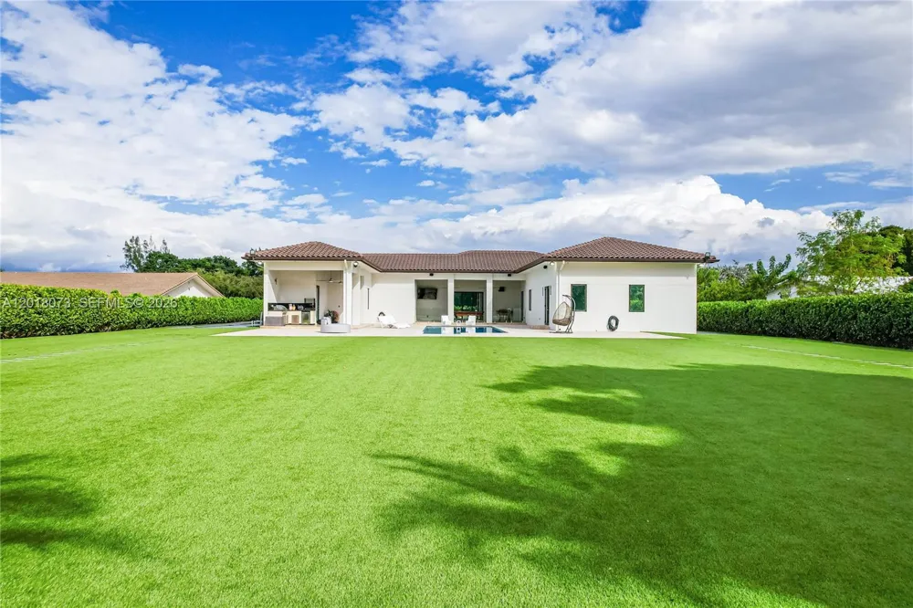 320 SW 125th Ave Miami, FL 33184