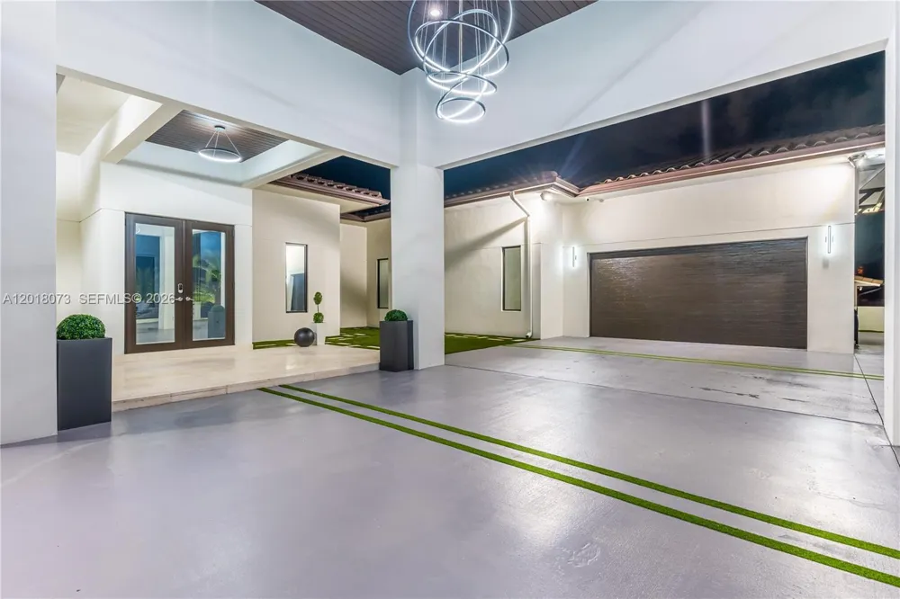 320 SW 125th Ave Miami, FL 33184