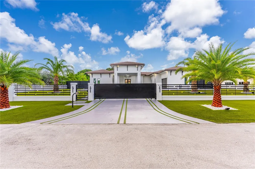 320 SW 125th Ave Miami, FL 33184