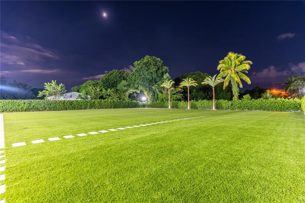 320 SW 125th Ave Miami, FL 33184