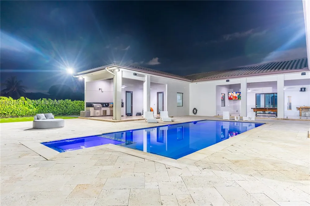 320 SW 125th Ave Miami, FL 33184