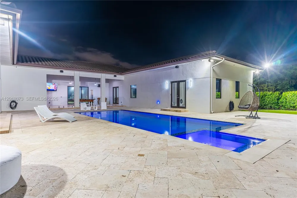 320 SW 125th Ave Miami, FL 33184