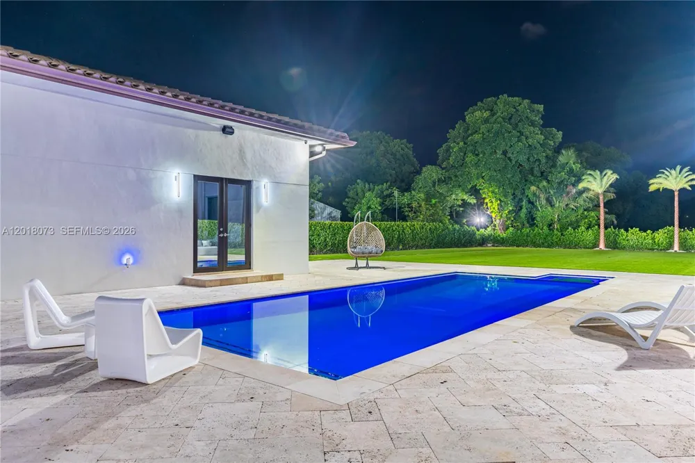 320 SW 125th Ave Miami, FL 33184