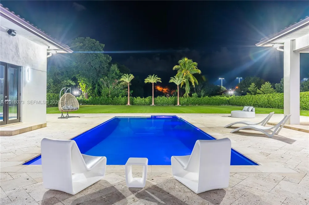 320 SW 125th Ave Miami, FL 33184
