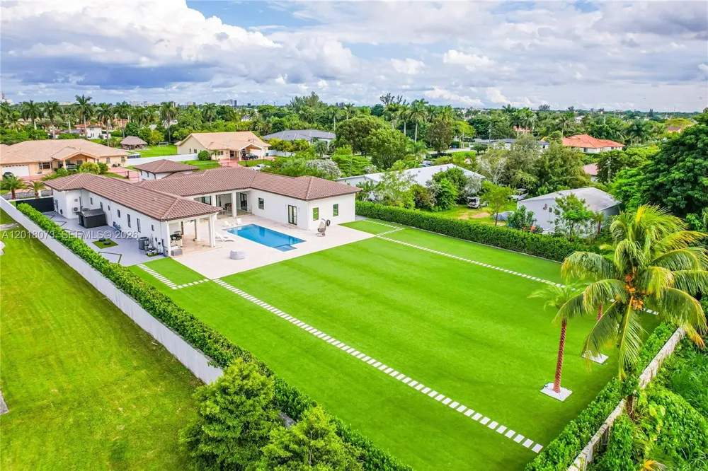 320 SW 125th Ave Miami, FL 33184