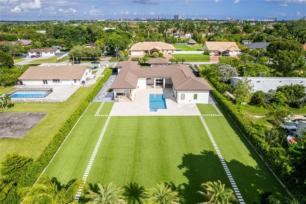 320 SW 125th Ave Miami, FL 33184