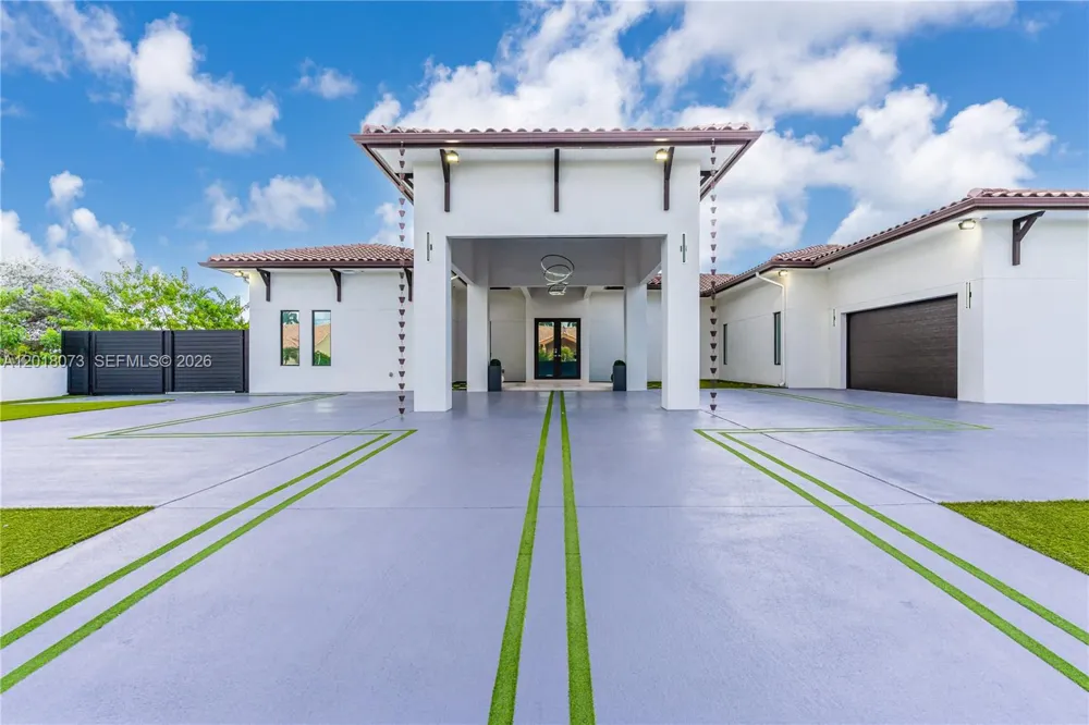 320 SW 125th Ave Miami, FL 33184