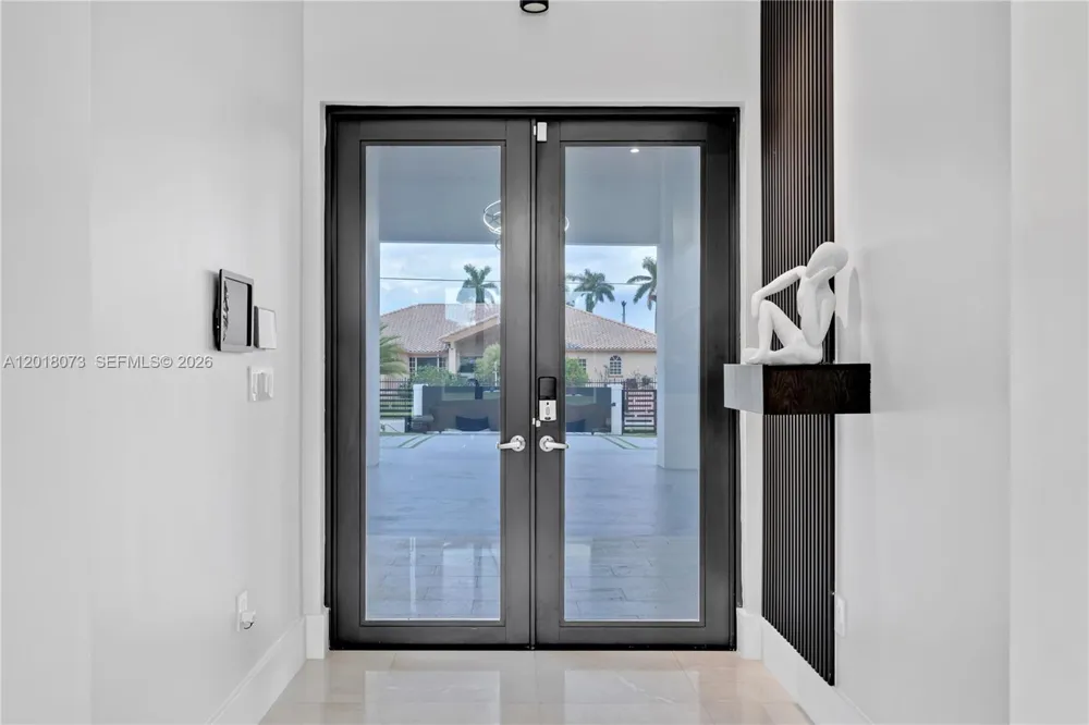 320 SW 125th Ave Miami, FL 33184