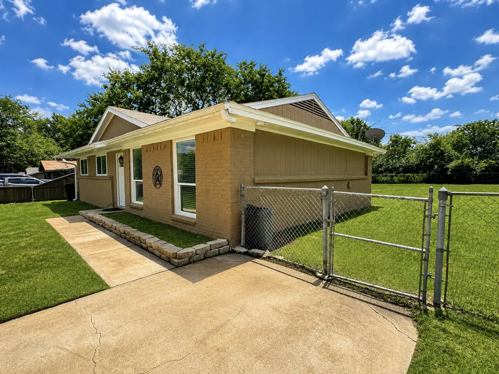730 Rolling Ridge Lane Duncanville, TX 75116