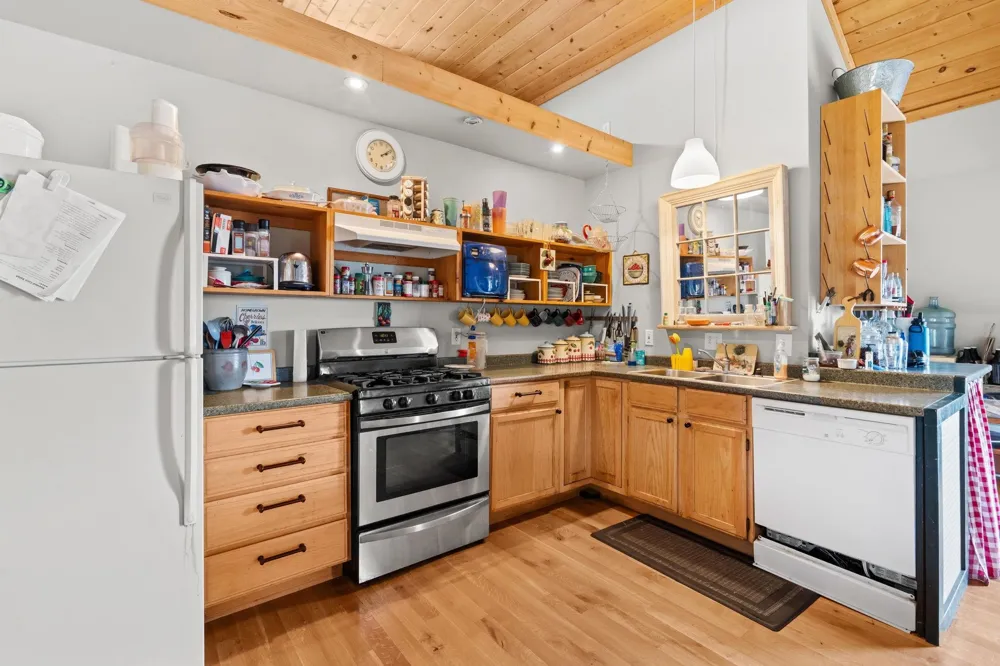 11751 Center Road Peninsula Township, MI 49686