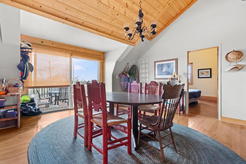 11751 Center Road Peninsula Township, MI 49686