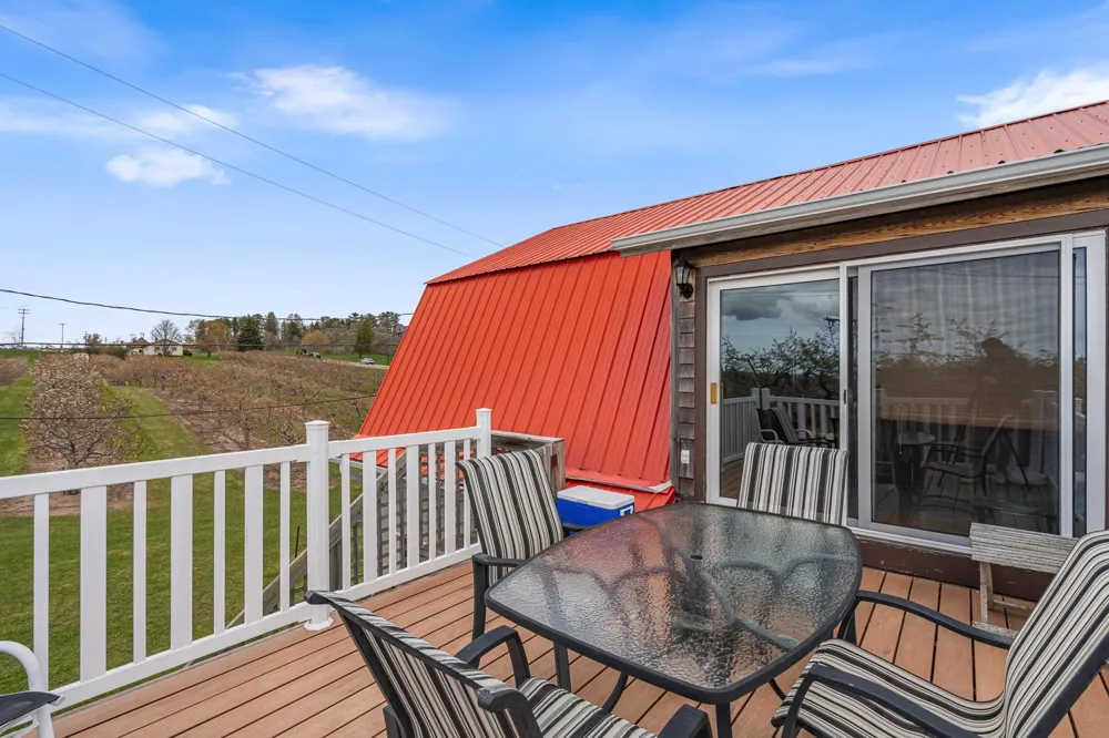 11751 Center Road Peninsula Township, MI 49686