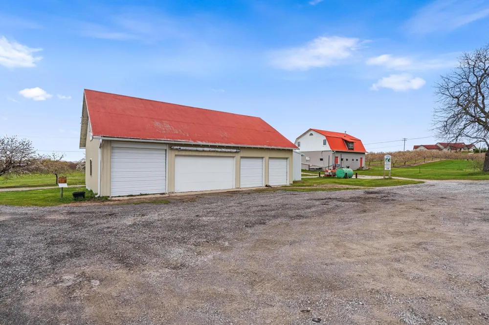 11751 Center Road Peninsula Township, MI 49686