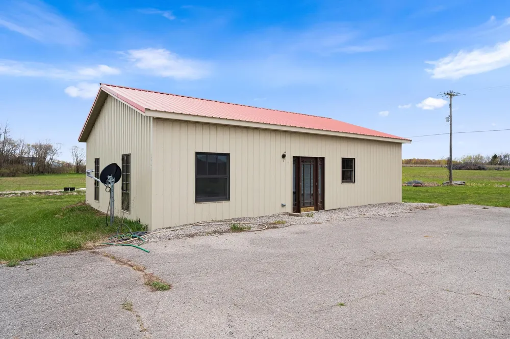 11751 Center Road Peninsula Township, MI 49686