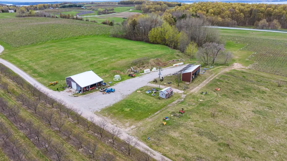 11751 Center Road Peninsula Township, MI 49686