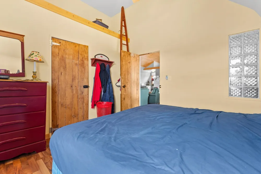 11751 Center Road Peninsula Township, MI 49686
