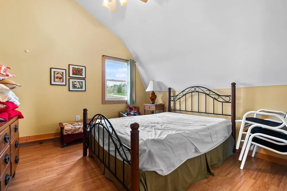 11751 Center Road Peninsula Township, MI 49686