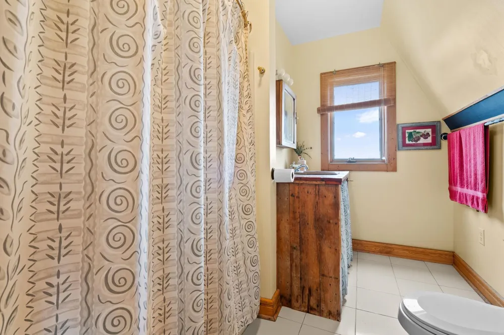 11751 Center Road Peninsula Township, MI 49686
