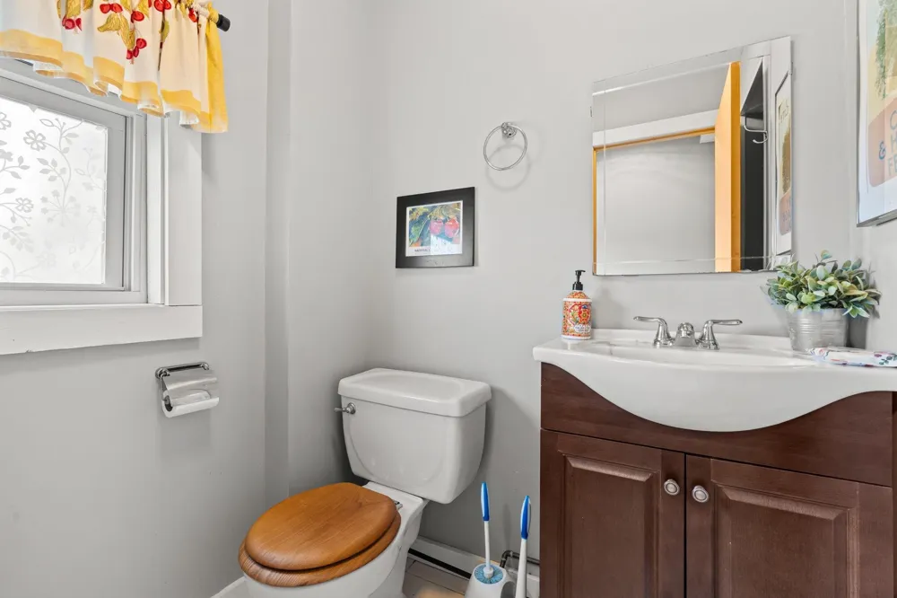 11751 Center Road Peninsula Township, MI 49686