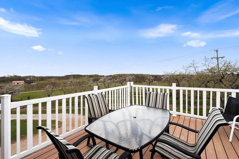 11751 Center Road Peninsula Township, MI 49686