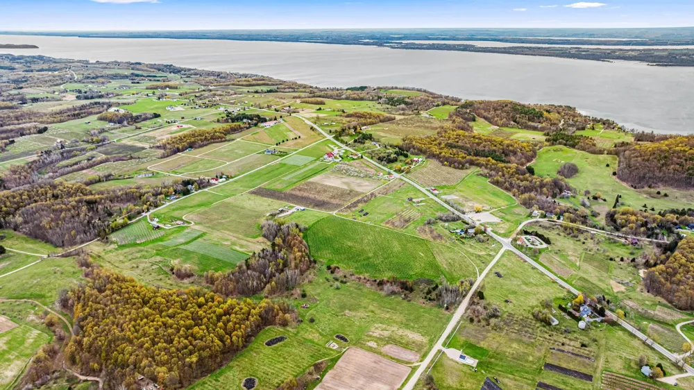 11751 Center Road Peninsula Township, MI 49686