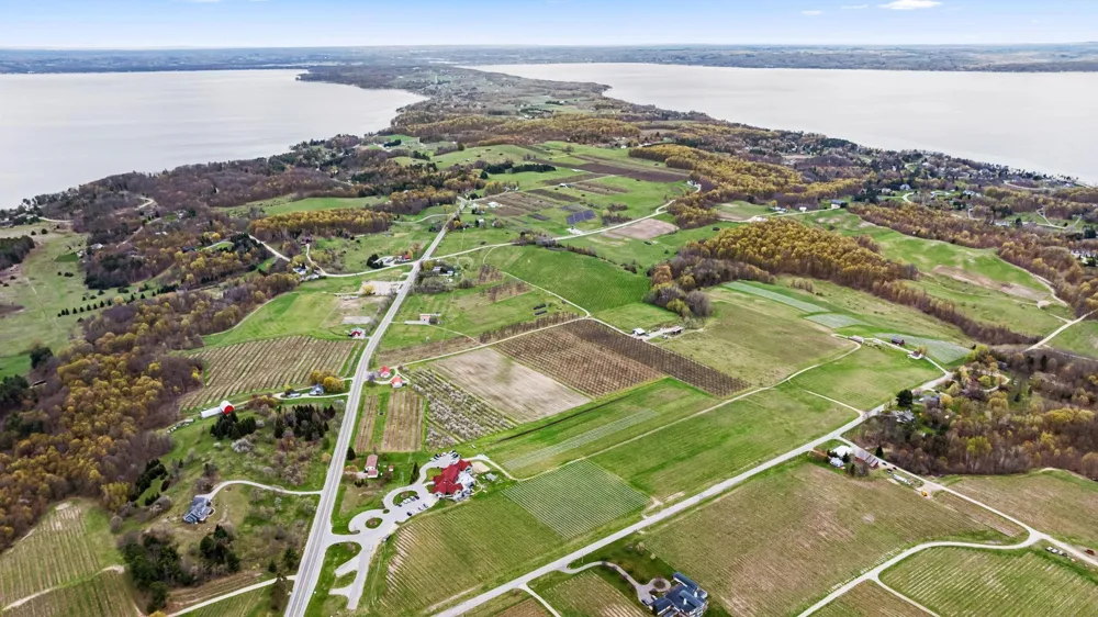 11751 Center Road Peninsula Township, MI 49686